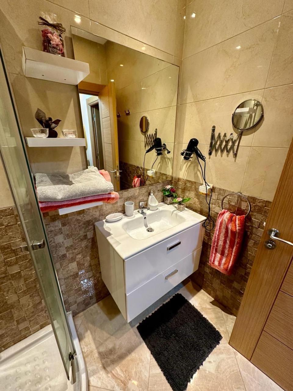 Apparemment De Luxe Vue Piscine Apartment Bouznika Bagian luar foto