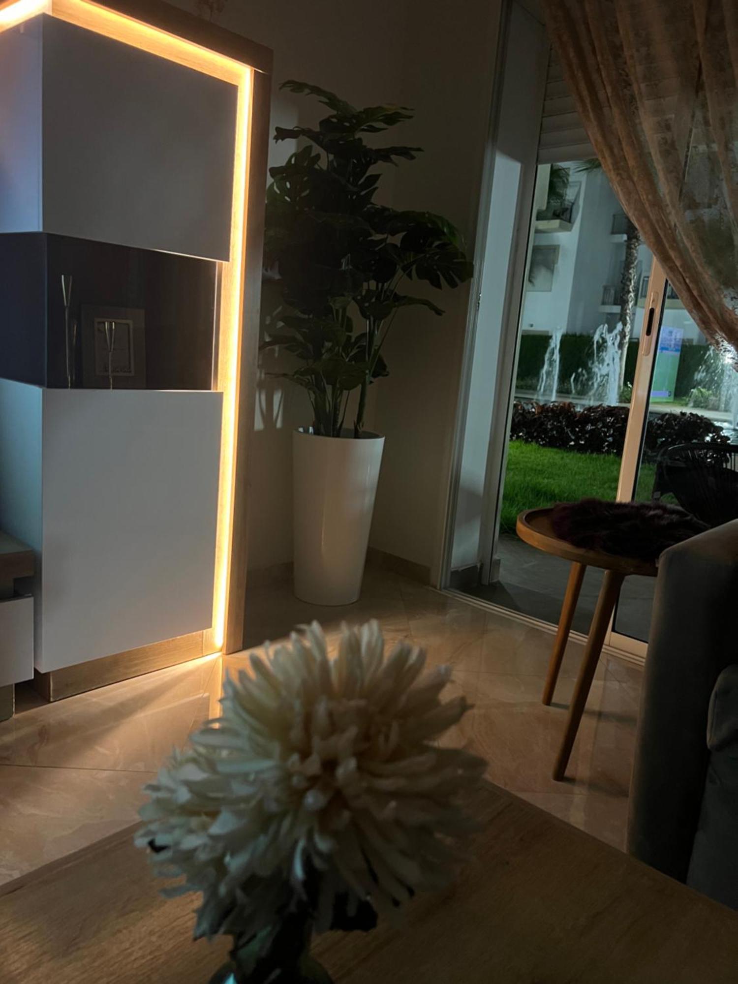 Apparemment De Luxe Vue Piscine Apartment Bouznika Bagian luar foto